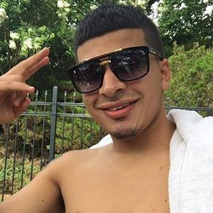 Meet your Posher, Jonatan